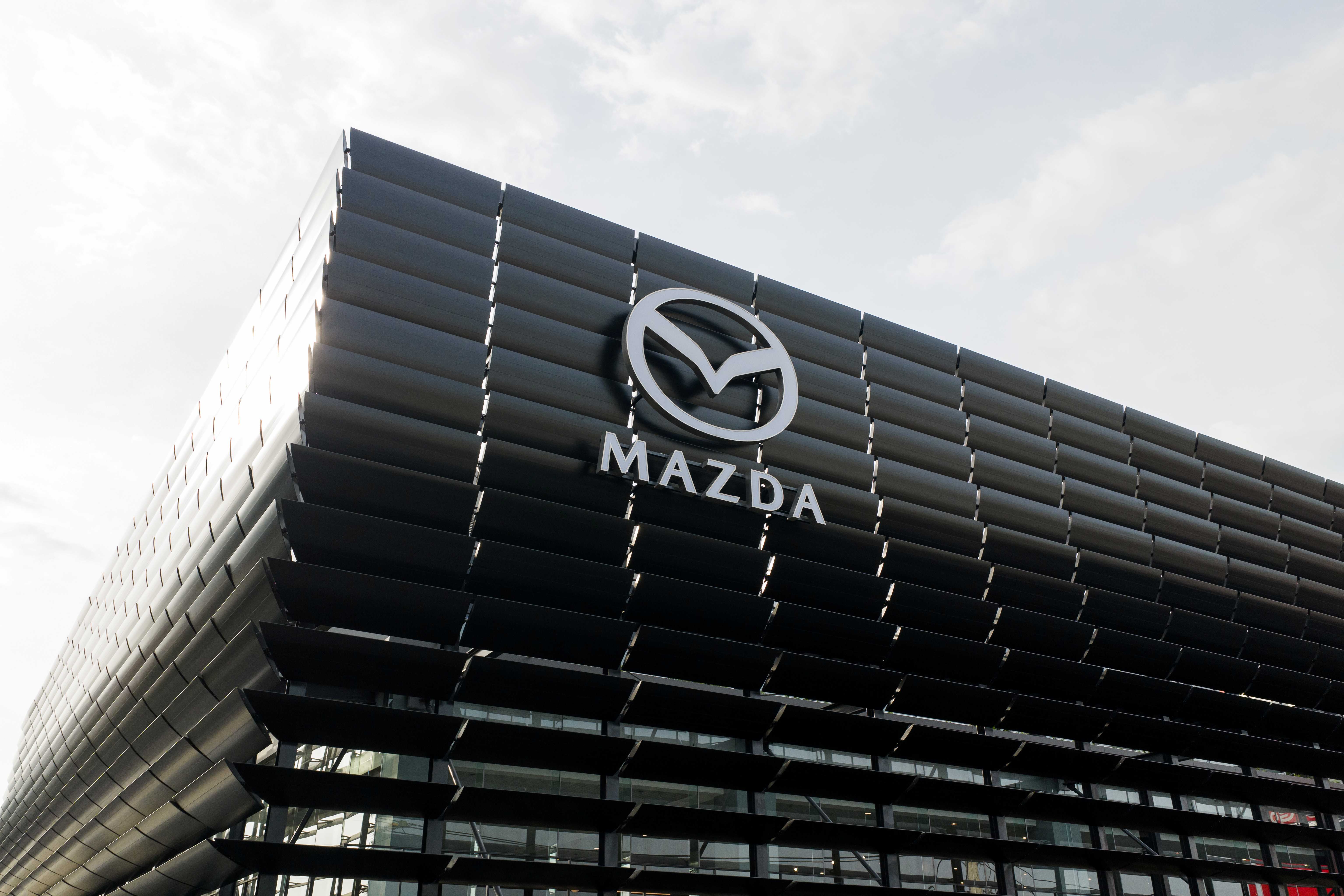 MAZDA Showroom 20251208154632 0027 D