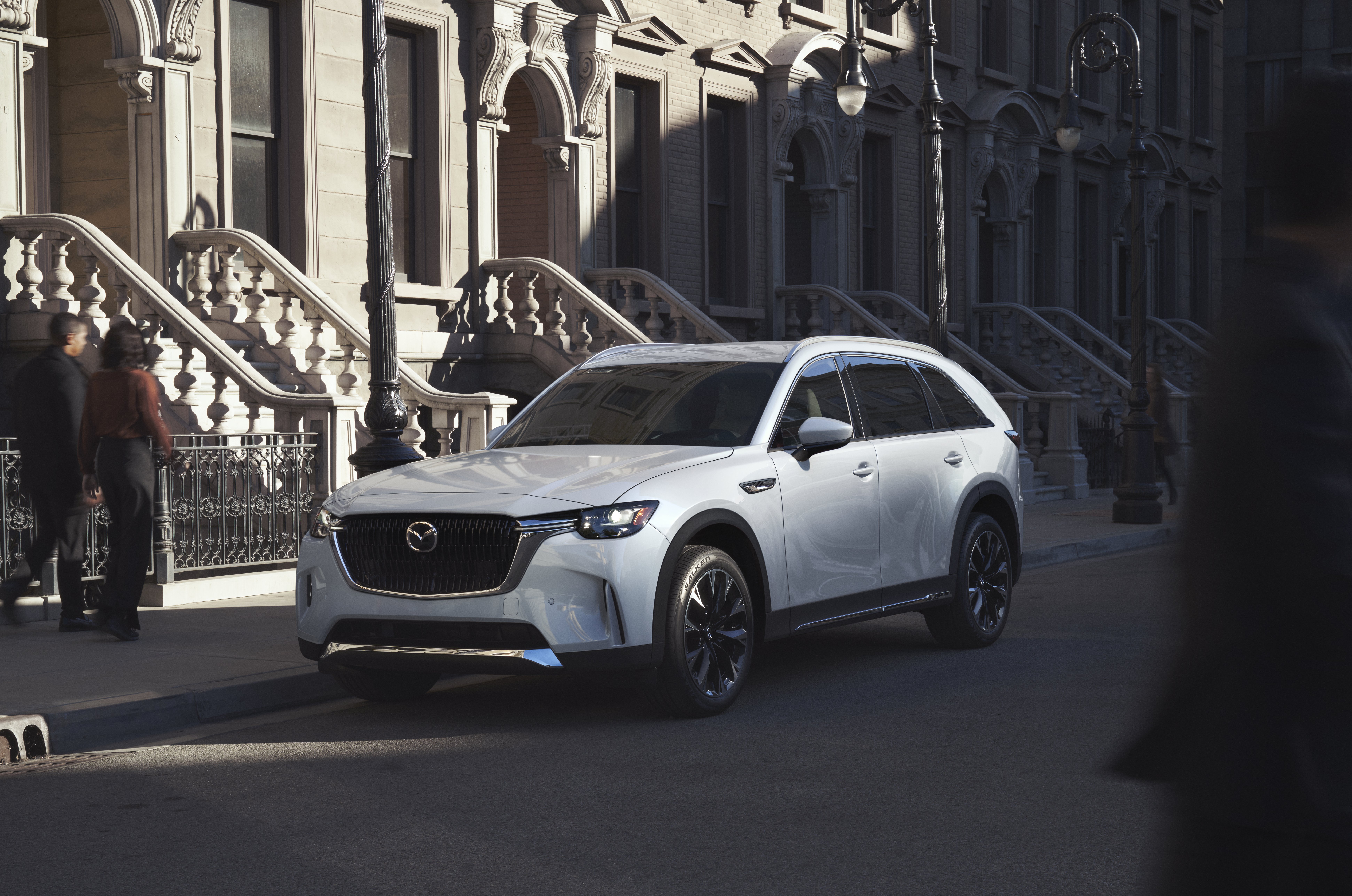 2022 CX 90 US LHD C052c High+ EXT FQ Rhodiumwhite Blackleather PHEV Cropped 1